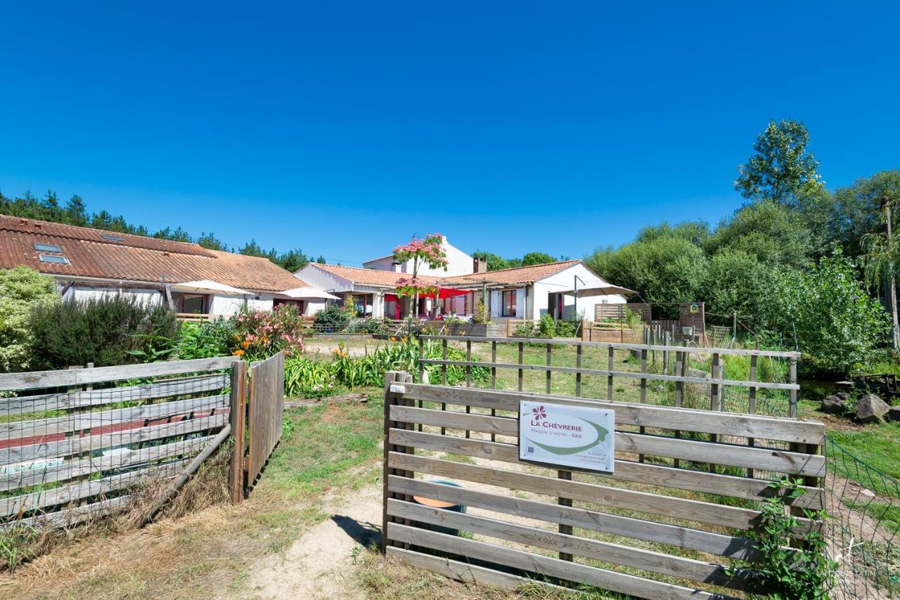 Bed and Breakfast La Chevrerie Vaire Экстерьер фото